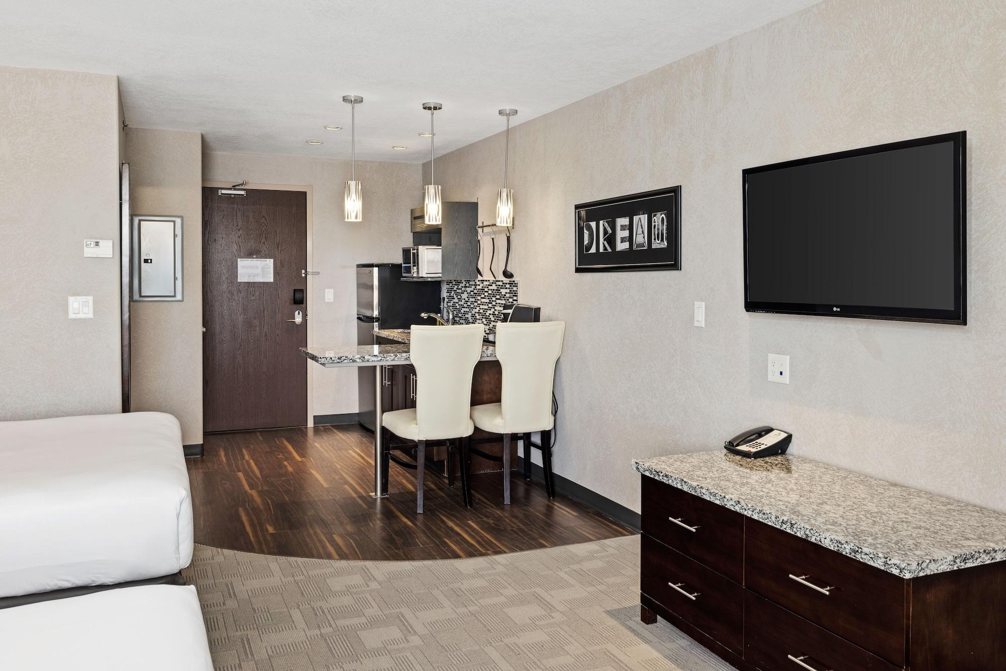 Home Inn & Suites - スウィフト・カレント エクステリア 写真