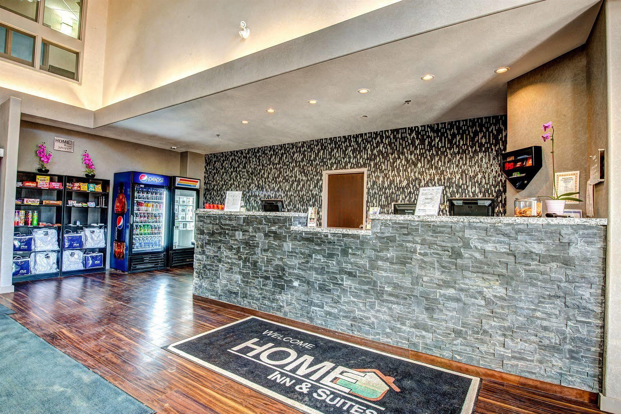 Home Inn & Suites - スウィフト・カレント エクステリア 写真